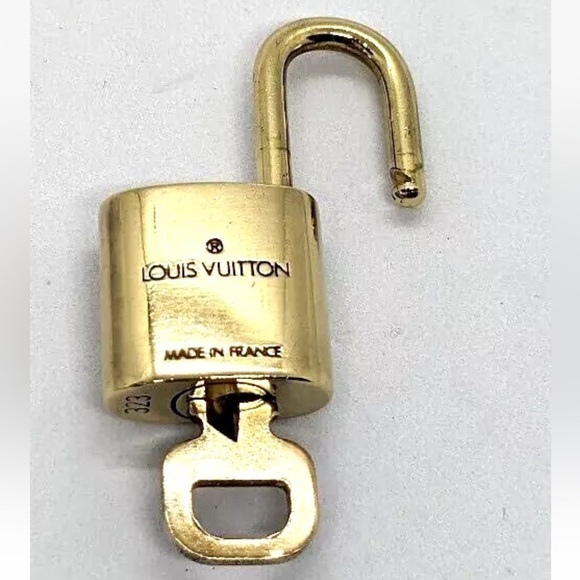 Authentic Louis Vuitton Padlock with key 323 - Picture 2 of 2